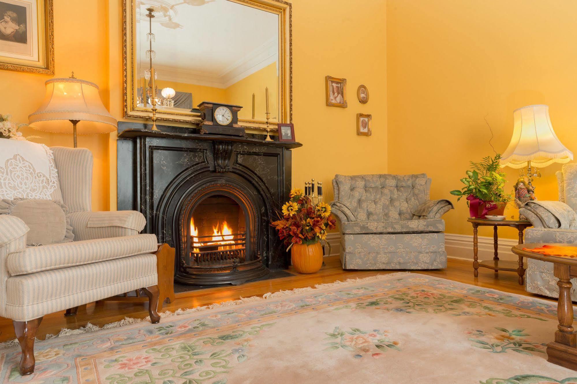 Fitzroy Hall Charlottetown Extérieur photo